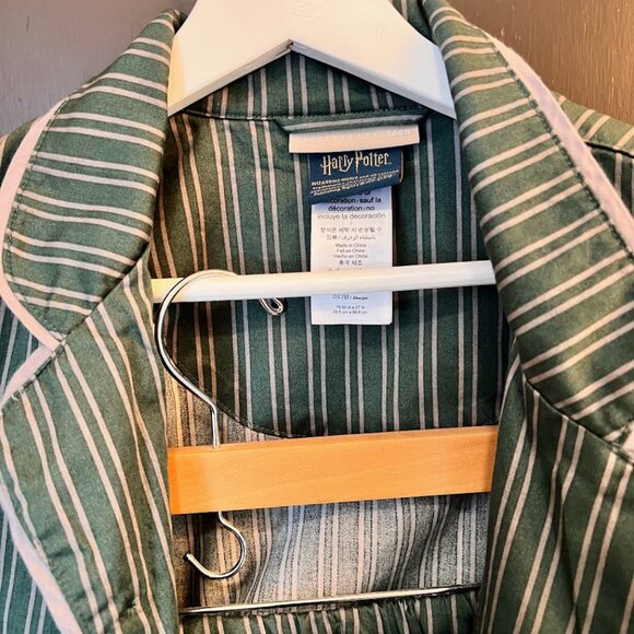 Harry Potter Official Slytherin Pajama Set in Excellent Condition - Picture 2 of 3